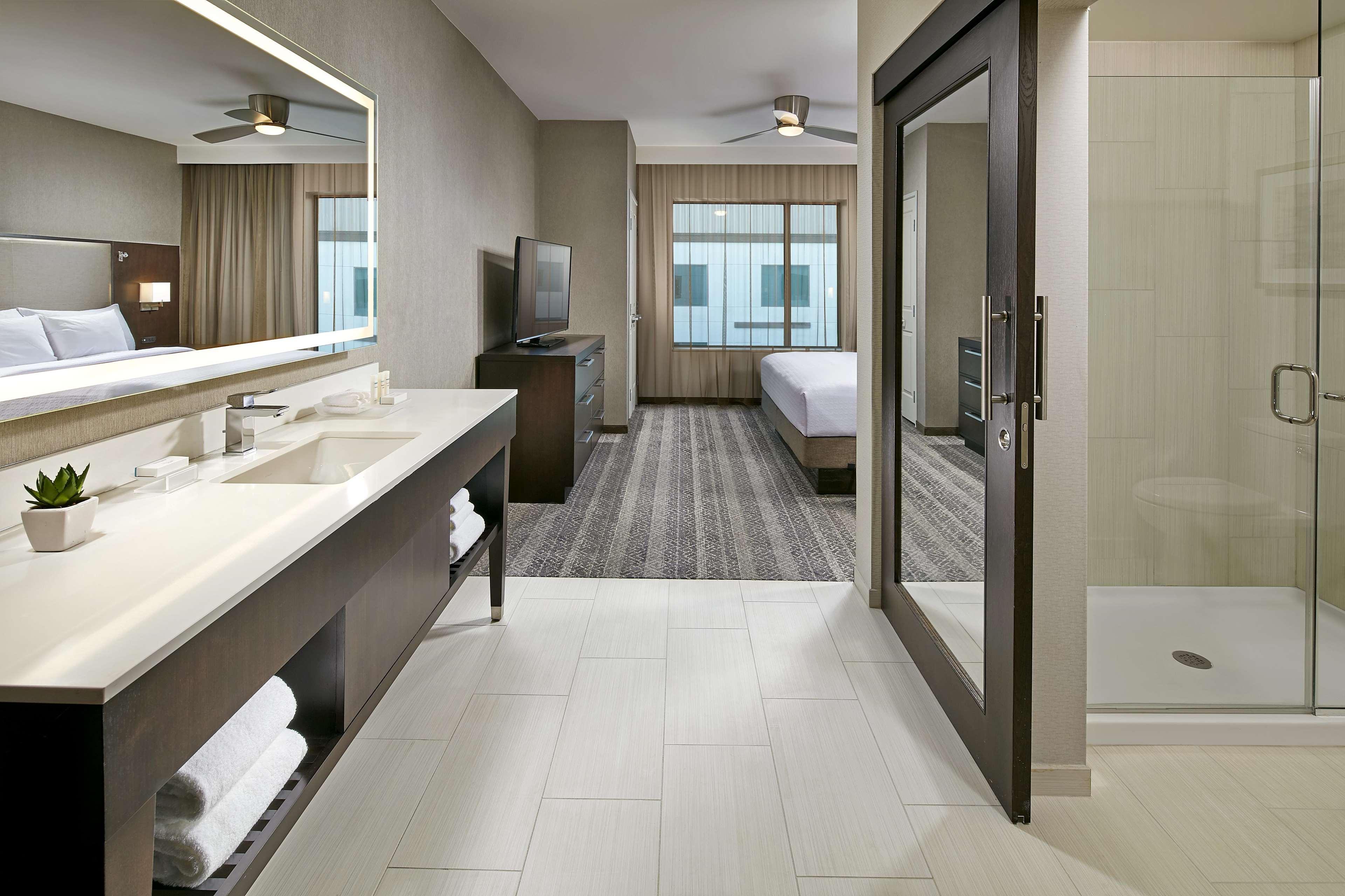 Homewood Suites By Hilton San Diego Downtown/Bayside Exterior photo