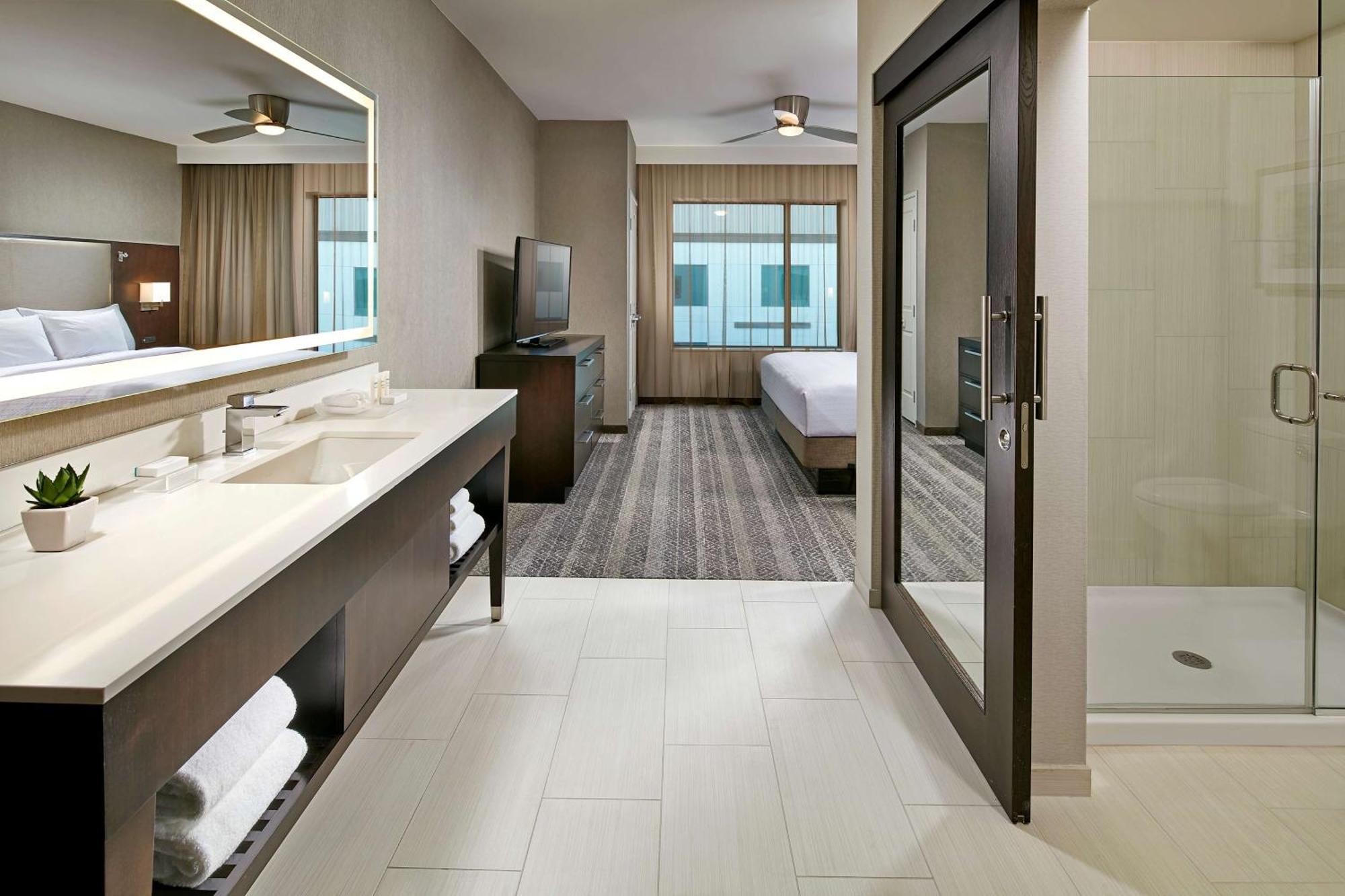 Homewood Suites By Hilton San Diego Downtown/Bayside Exterior photo